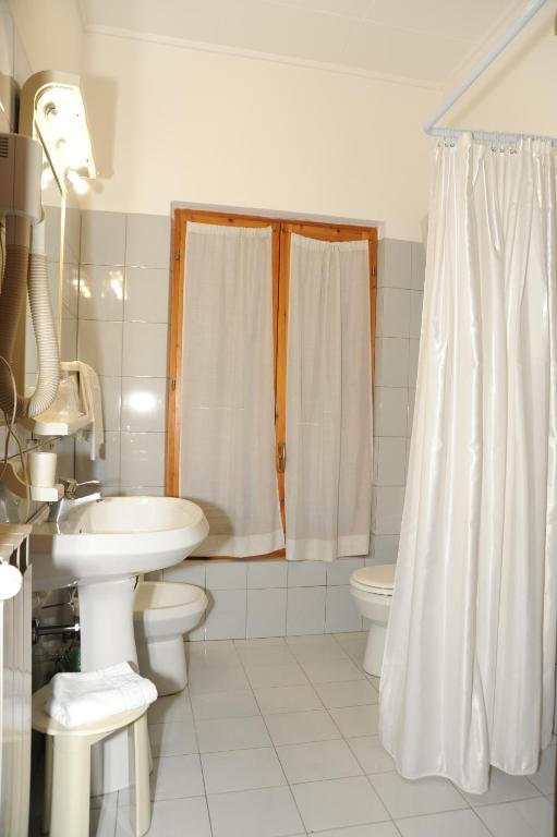 Hotel Valentini Inn フォリーニョ 部屋 写真