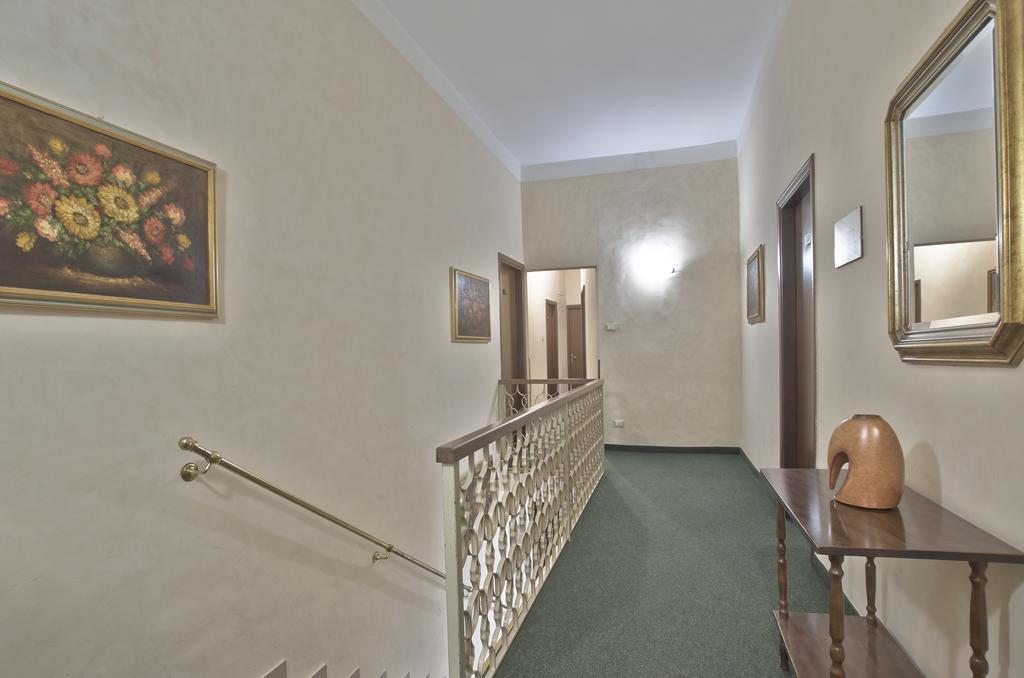 Hotel Valentini Inn フォリーニョ エクステリア 写真